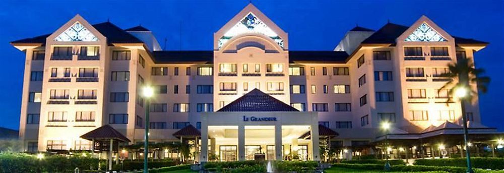Le Grandeur Hotel Balikpapan Екстериор снимка